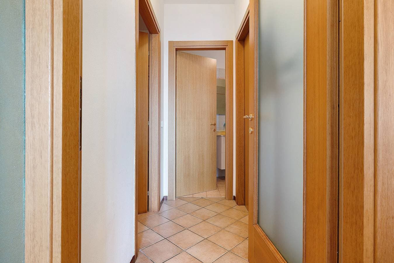 Foto 11 von 34: Ferienwohnung 'Rustico Spagnol 3' mit Seeblick, Pool und WLAN