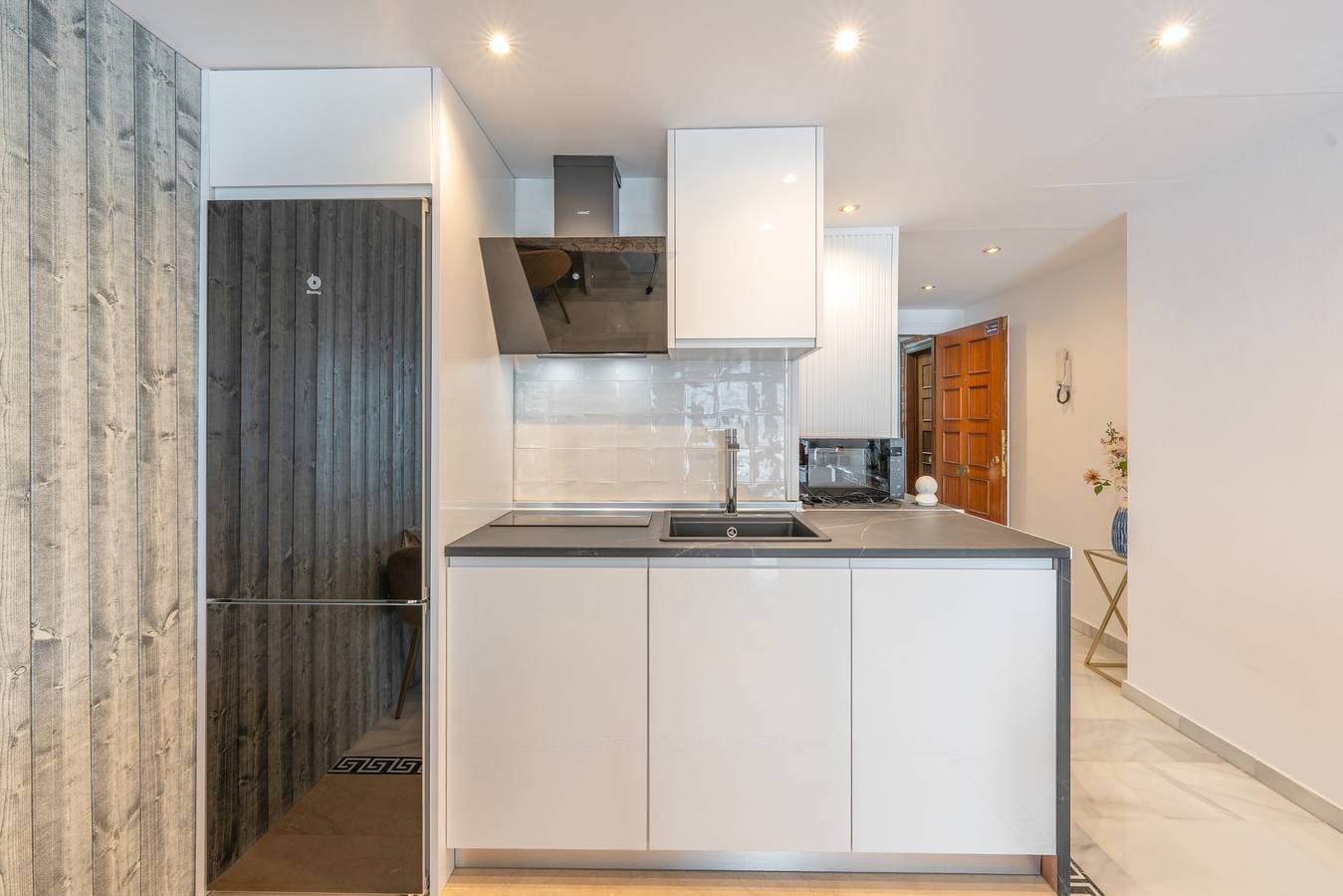 Foto 4 von 26: Ferienhaus 'Enjoy Puerto Banus Next To Beach' mit Meerblick, WLAN und Klimaanlage