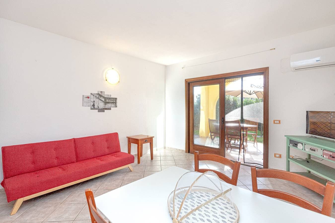 Foto 4 von 30: Ferienhaus 'San Teodoro House mit Garten', Bergblick, WLAN und Klimaanlage