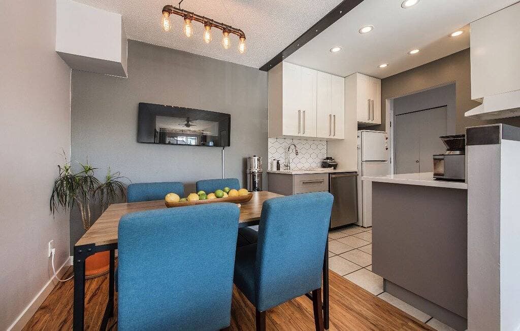 Foto 9 von 9: Cheery bright condo with garden space in lively neighborhood