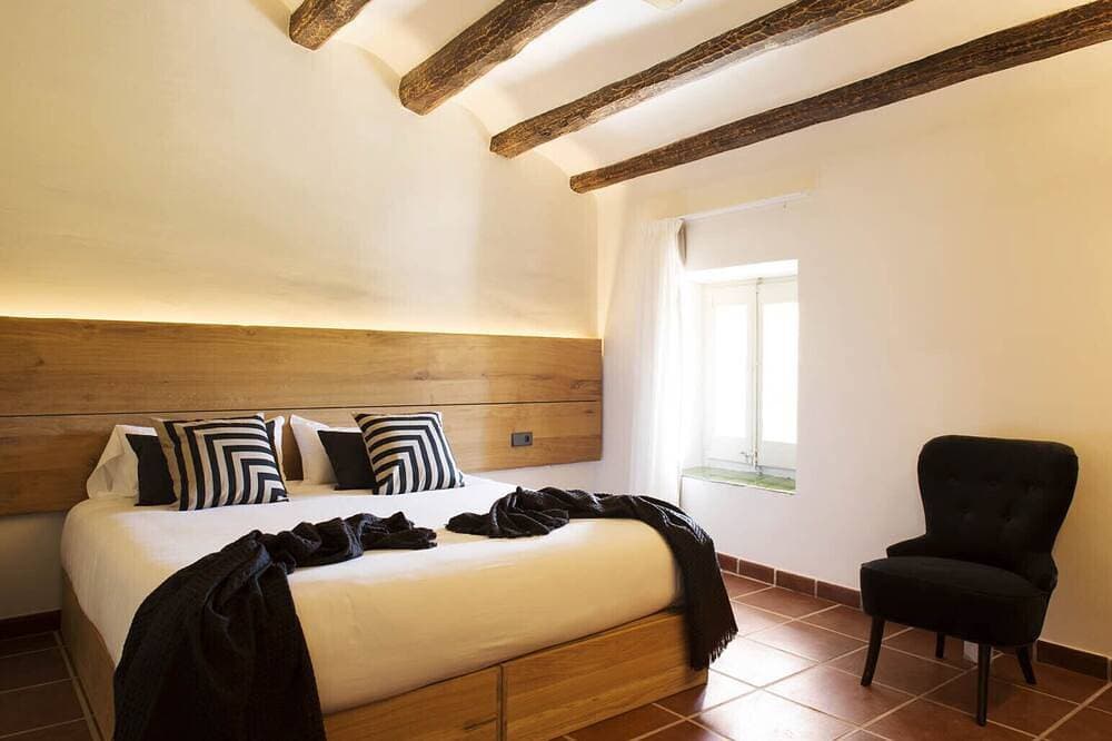 Foto 7 von 30: Atemberaubendes Landhaus umgeben von Weinbergen mit Blick auf Montserrat