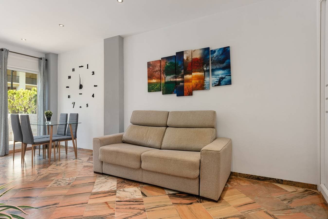 Foto 4 von 25: Einzimmerwohnung 'Romana Playa 203' mit Pool, privater Terrasse und WLAN