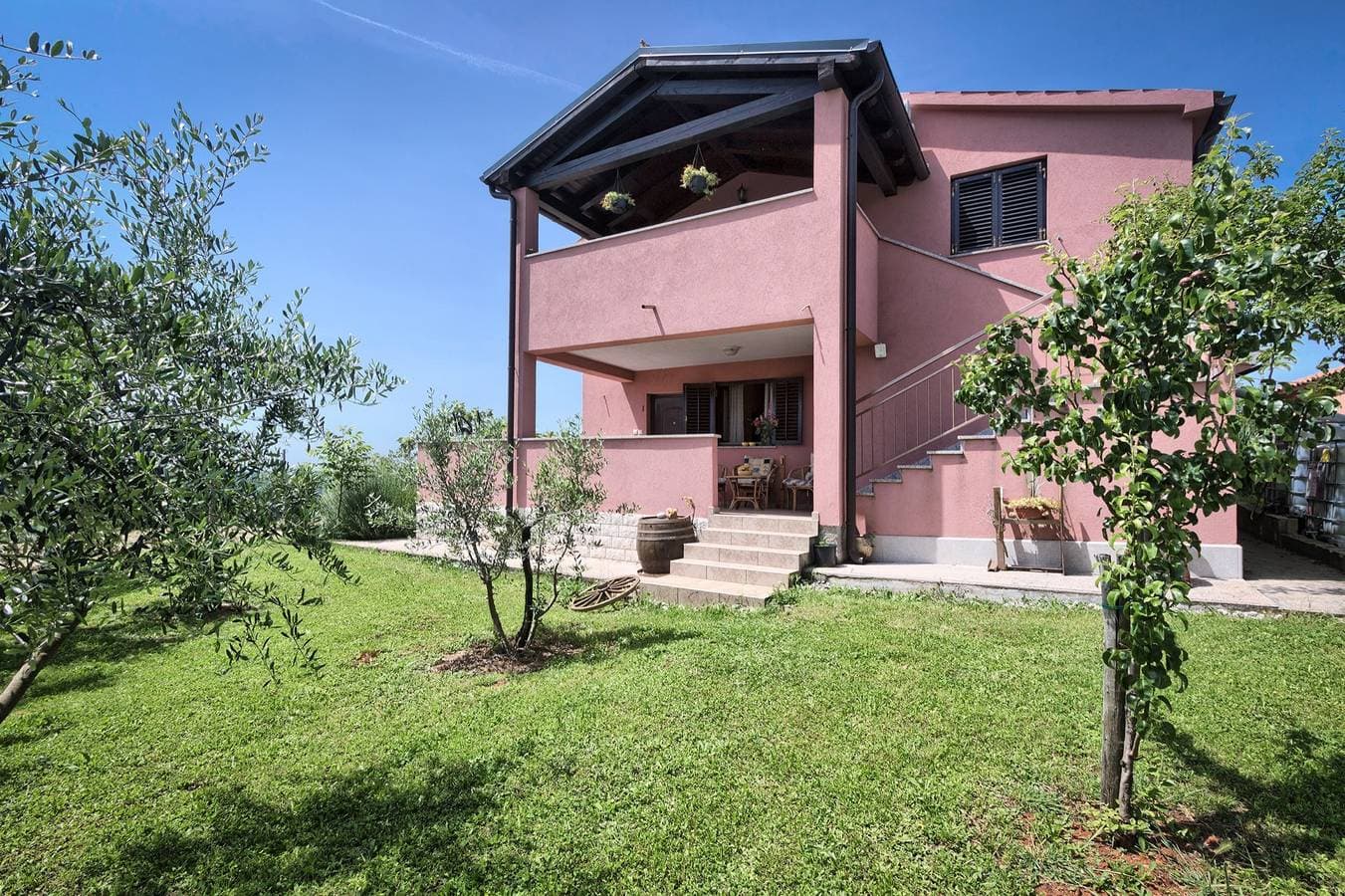 Foto 2 von 45: Ferienhaus mit drei Schlafzimmern neben Kiesstränd