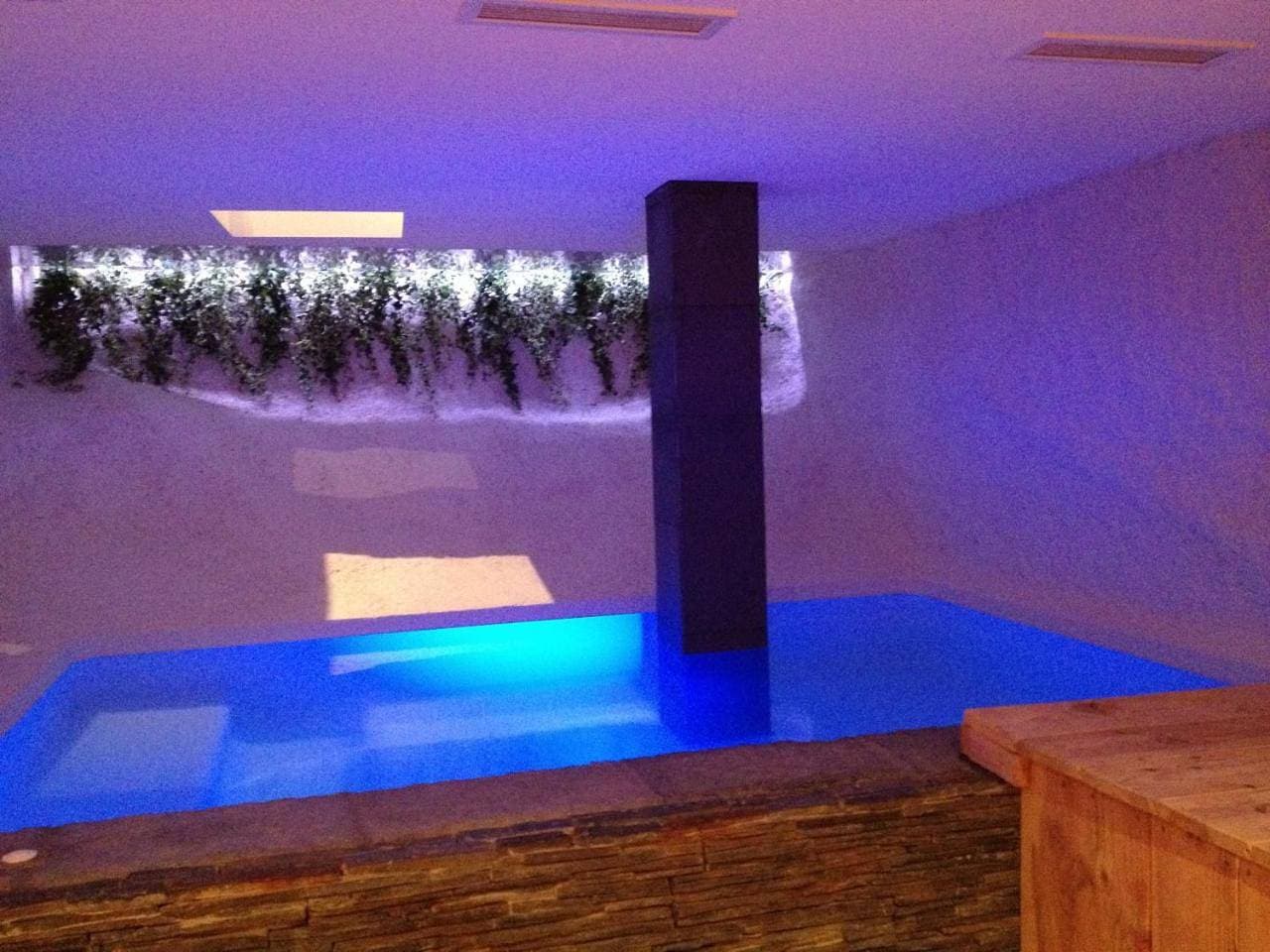 Foto 6 von 44: Duplex Loft with Private Swimming Pool (4 Adults)