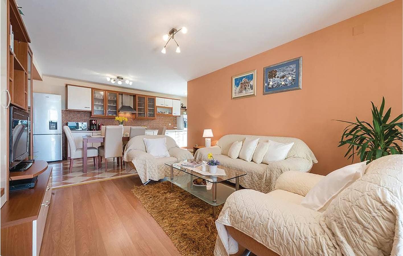 Foto 12 von 25: Gemütliche 140 m² große Wohnung mit Terrasse, Garage und nur 400 m von der Küste entfernt