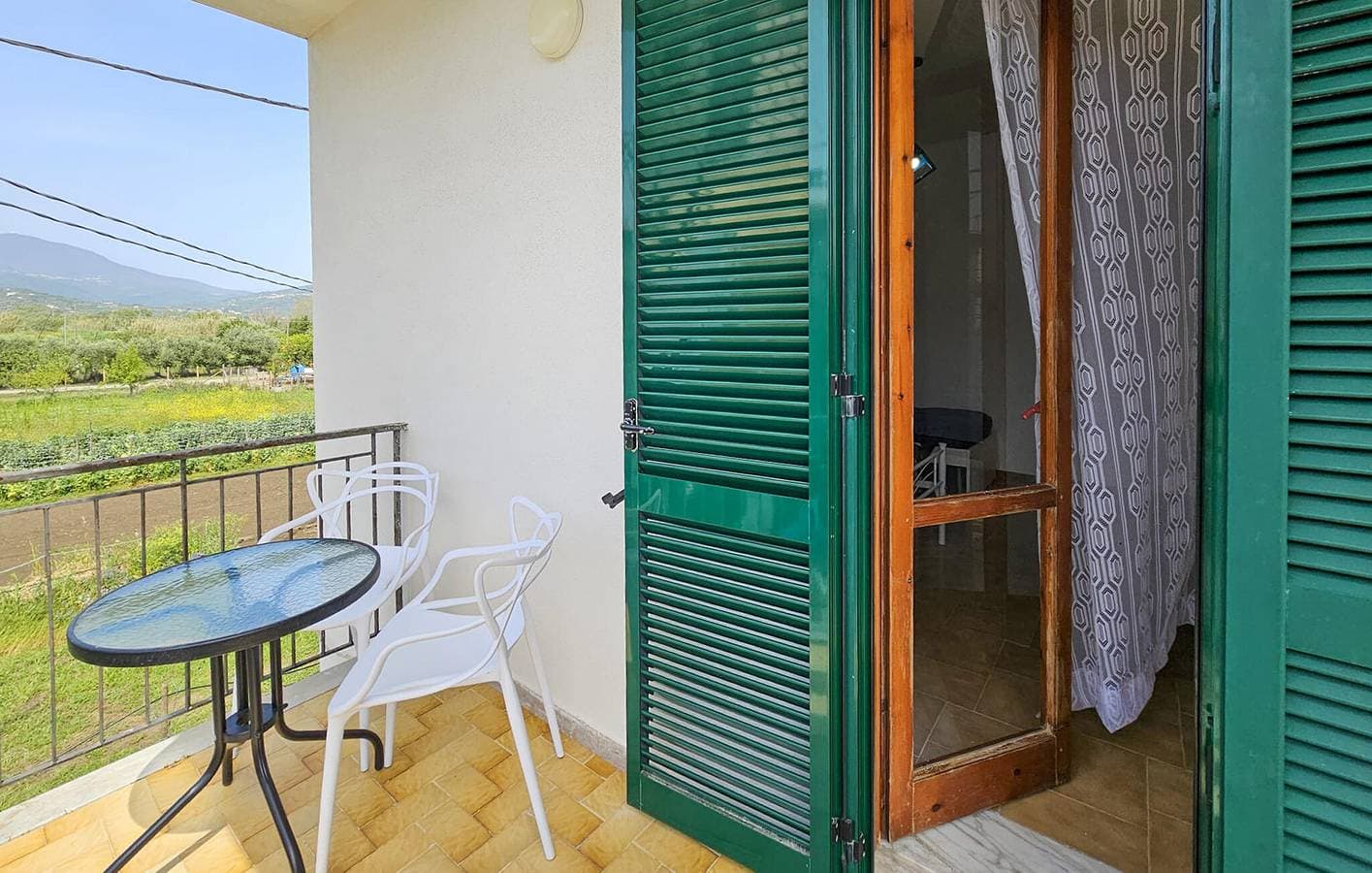 Charmantes Apartment im Obergeschoss mit Parkplatz und WLAN, 900 m vom Strand entfernt 1