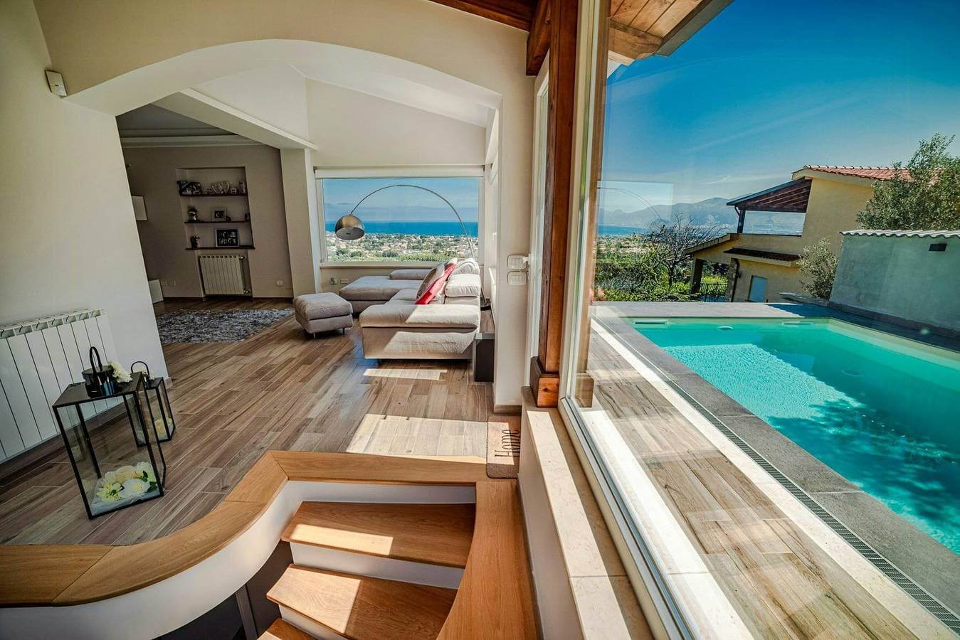 Foto 10 von 31: Helle Villa am Golf mit Swimmingpool