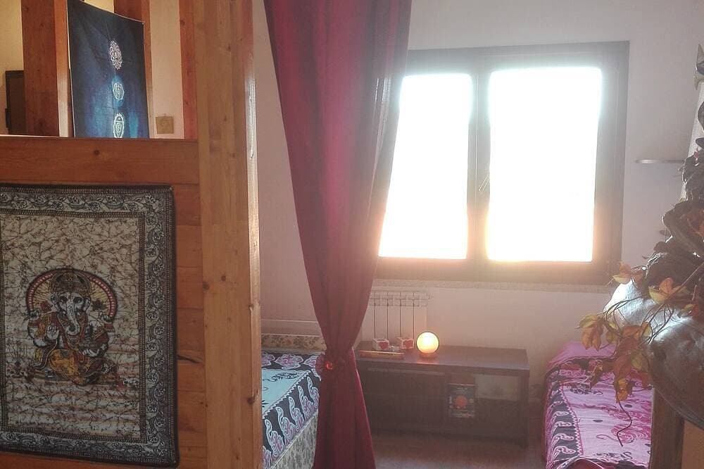 Foto 8 von 30: Landhaus 'Ethnic house & view, Sulcis Relax' mit Bergblick, privater Terrasse & WLAN