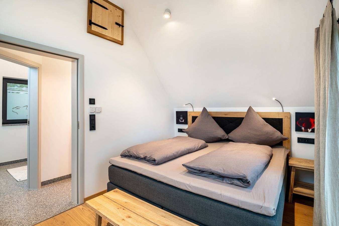 Foto 6 von 32: Chalet 'Waldlux Luxus- Brennhus' mit Bergblick, privater Terrasse und Wi-Fi