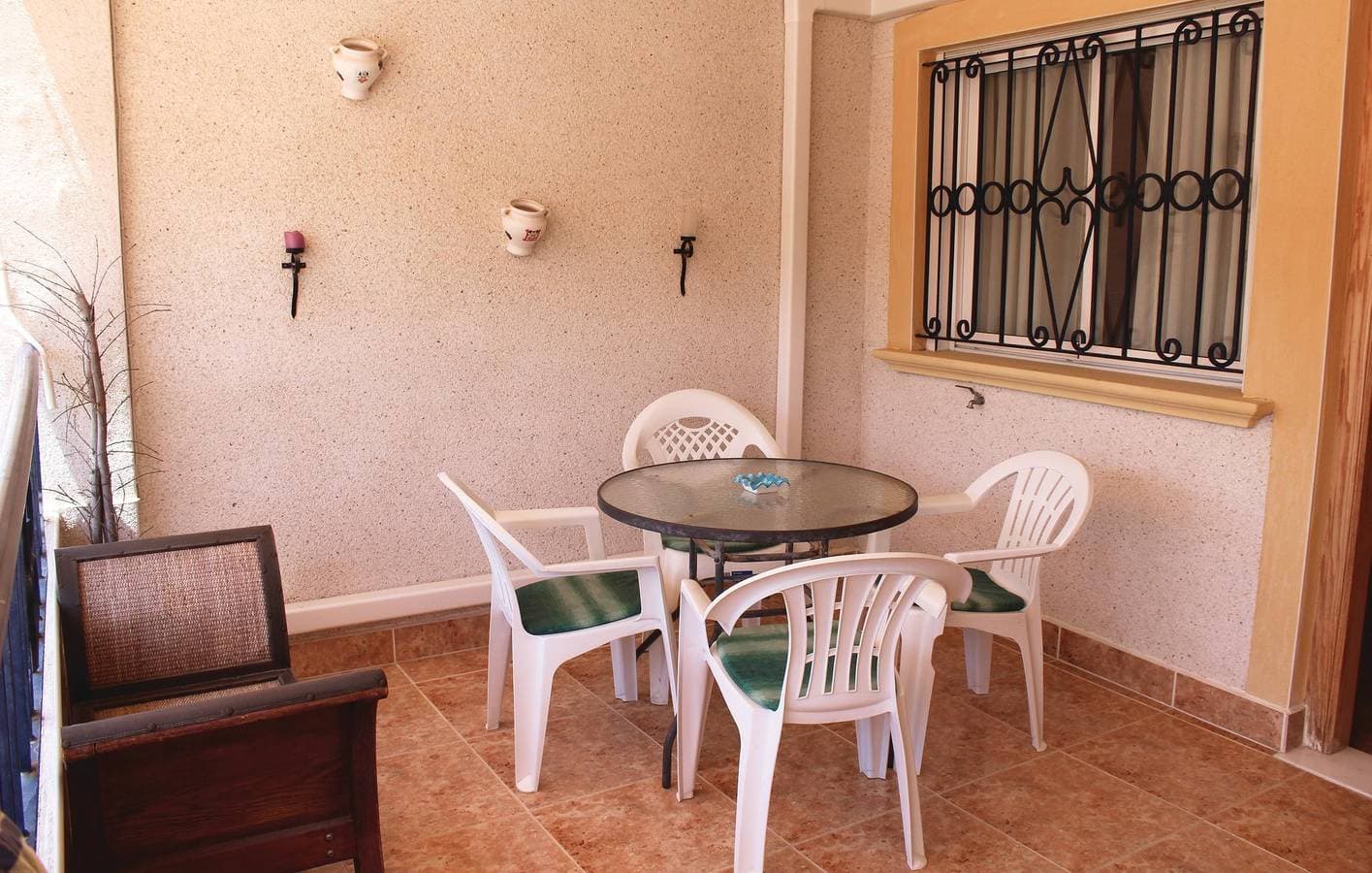 70m² Wohnung mit Parkplatz, Kochnische, Pool & Terrasse - 2km zum Strand 1