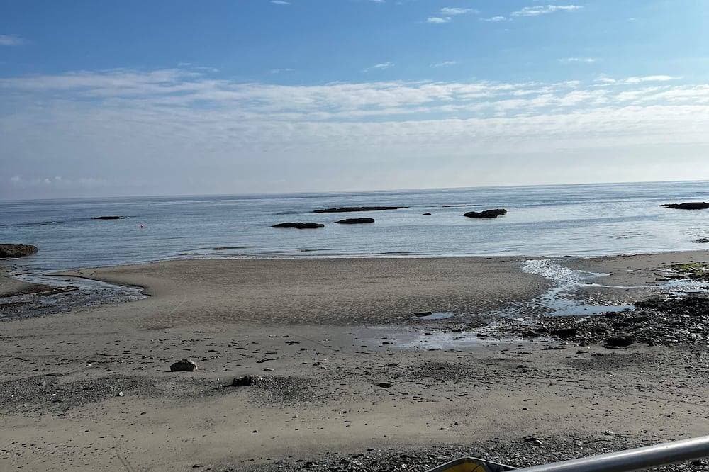 Foto 11 von 19: Villa with access to lapin plage, view of the marsh, not overlooked. Restful.