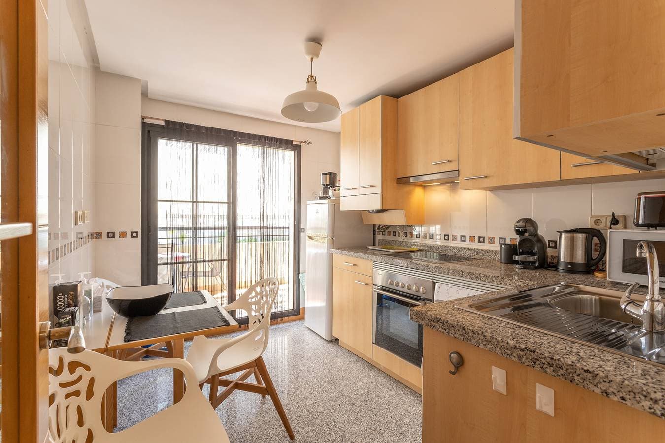 Foto 10 von 22: Apartment Brisas de Almayate mit Meer- und Bergblick, Pool, Klimaanlage, WLAN, Garten & Terrasse