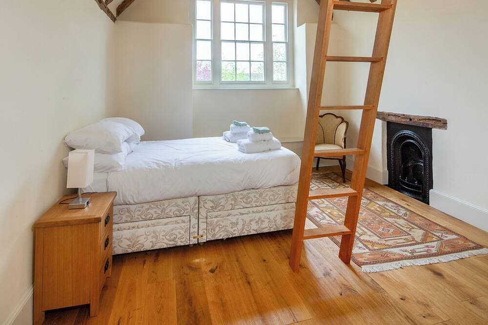 Foto 7 von 24: 5 Schlafzimmer Unterkunft in Wye, near Ashford