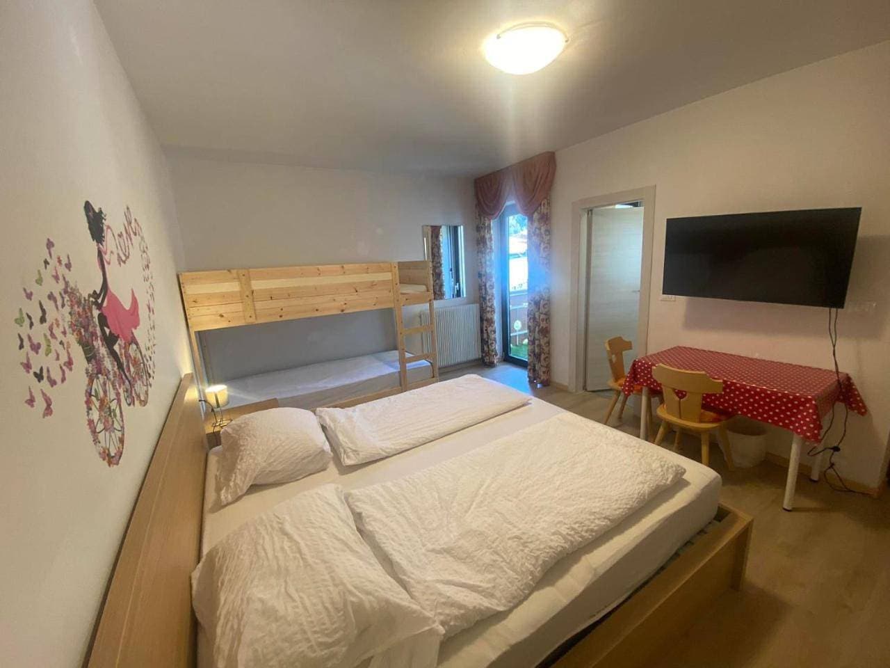 Foto 9 von 33: Double Room with Balcony