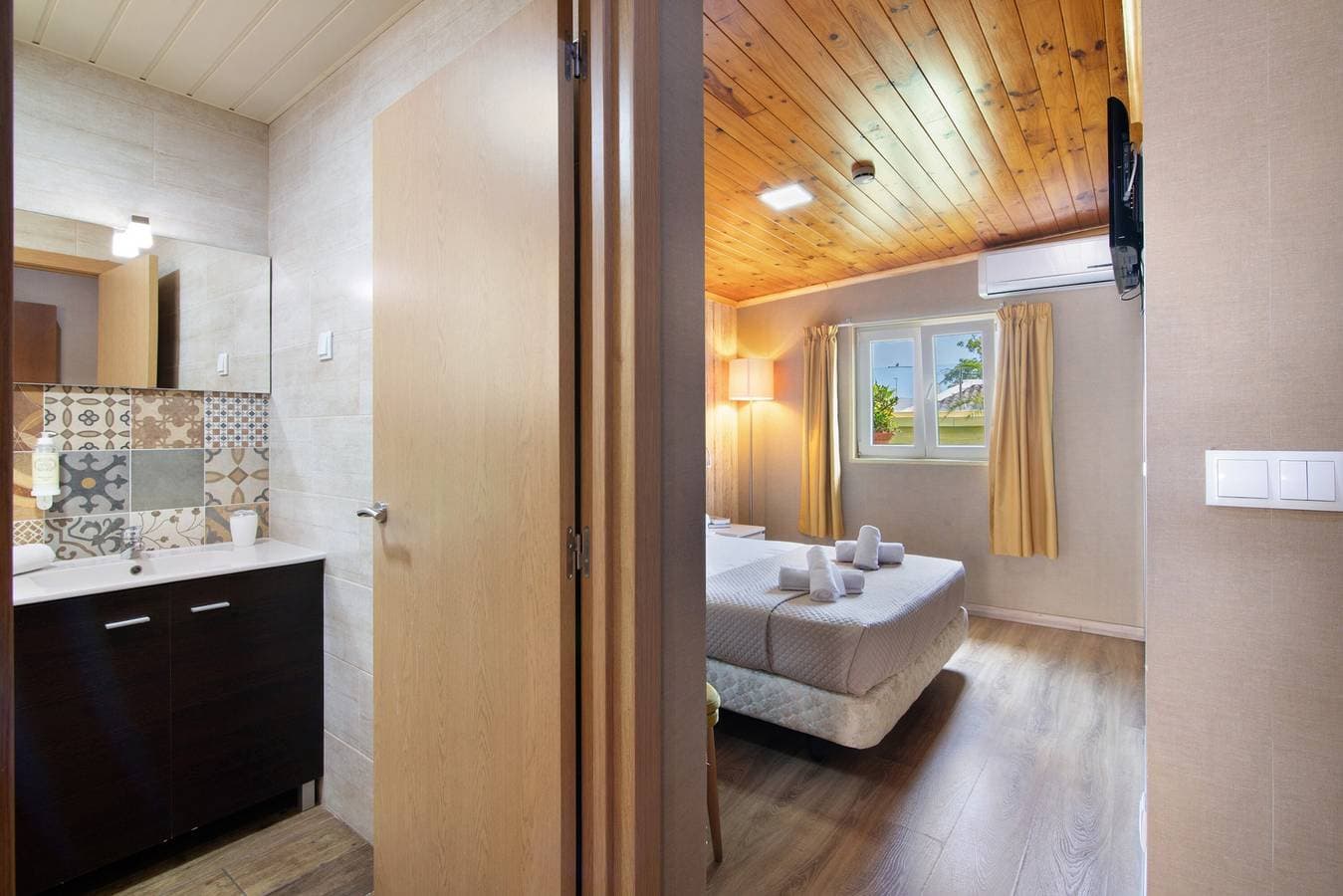 Foto 9 von 33: Zimmer 'Quarto Casal Standard 201' mit gemeinsamer Terrasse, WLAN und Klimaanlage