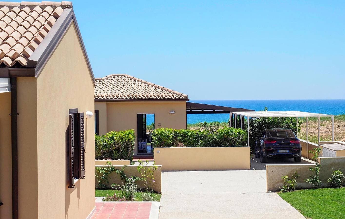 Apartment mit Meerblick, AC, Parkplatz, Terrasse & WiFi - 1km zum Maganuco Strand 1