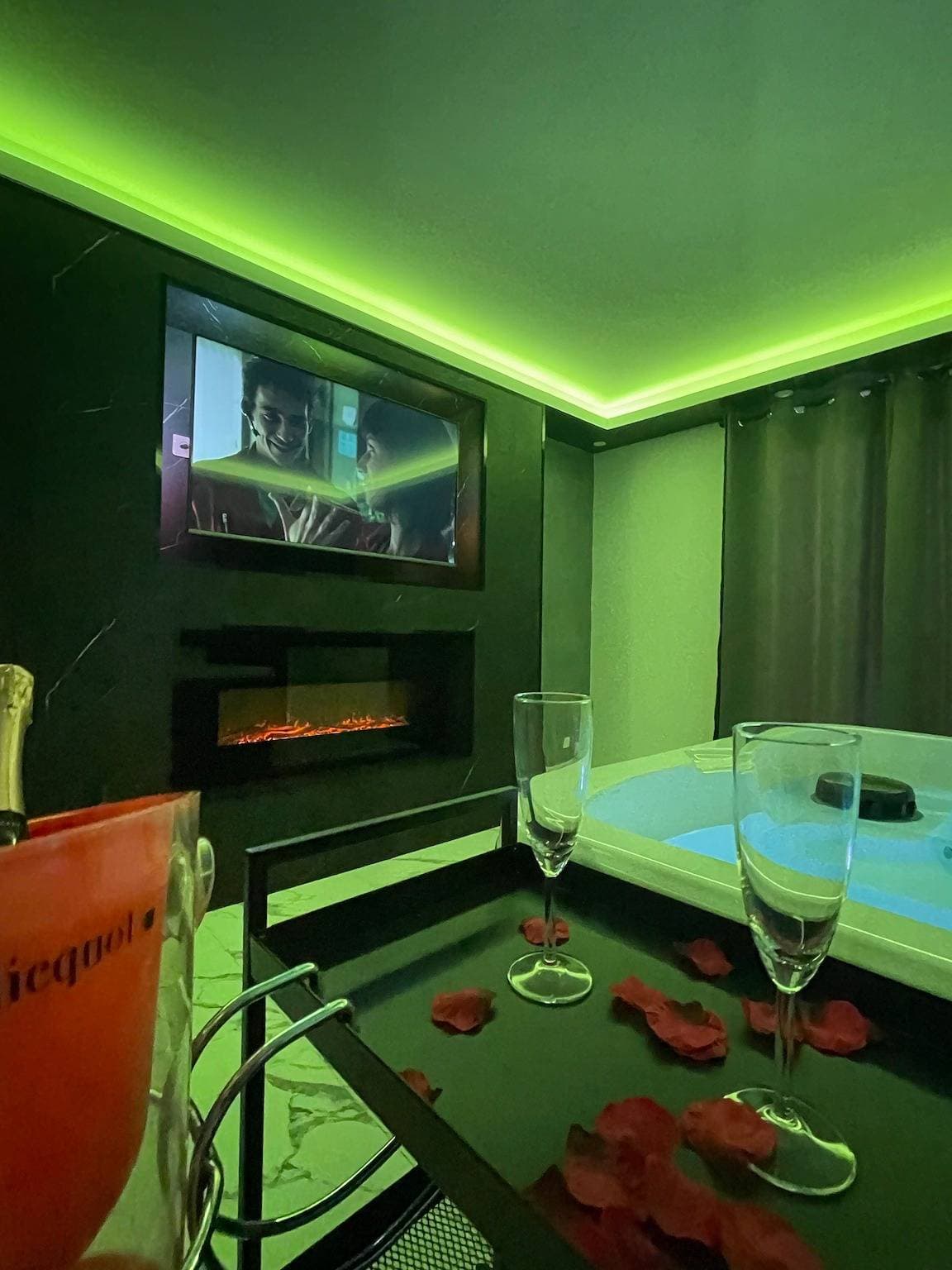 Foto 9 von 31: Ferienhaus 'La Casa De Lové Suite Jacuzzi' mit privatem Garten und WLAN