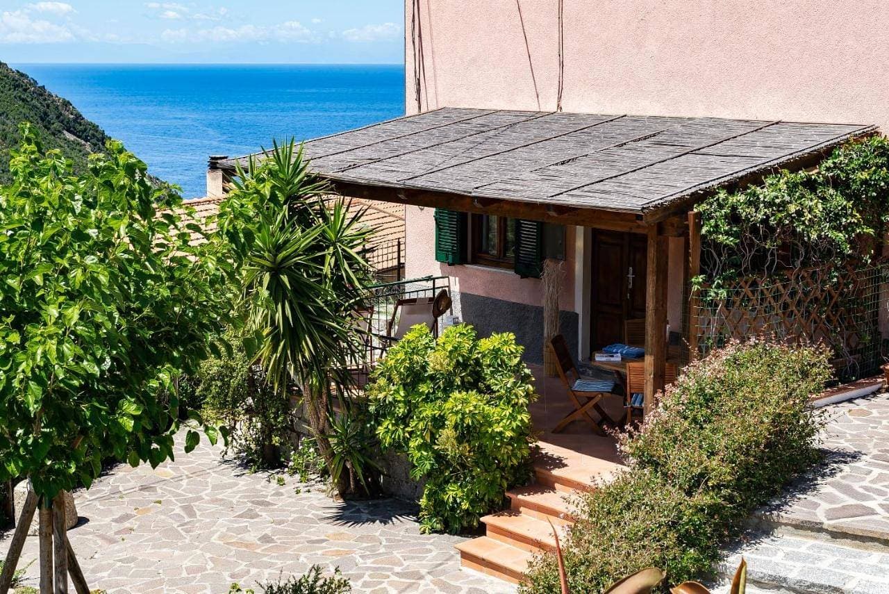 Casa Gelso, vista mare e relax nella natura 1