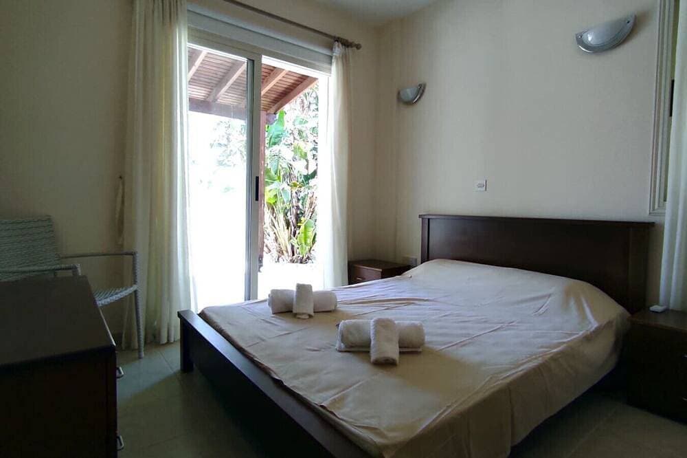 Foto 3 von 13: A charming bungalow with sea views and within 100 meter from the beach!