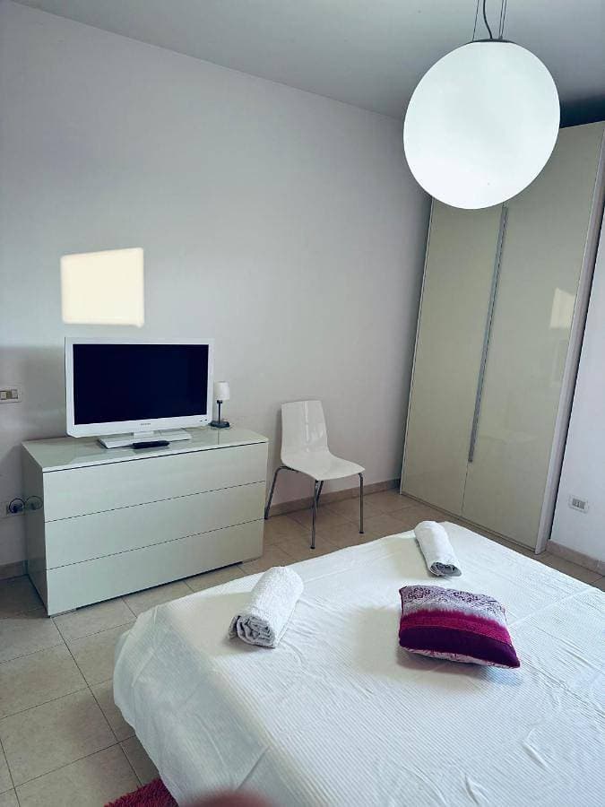 Foto 2 von 43: Two-Bedroom Apartment