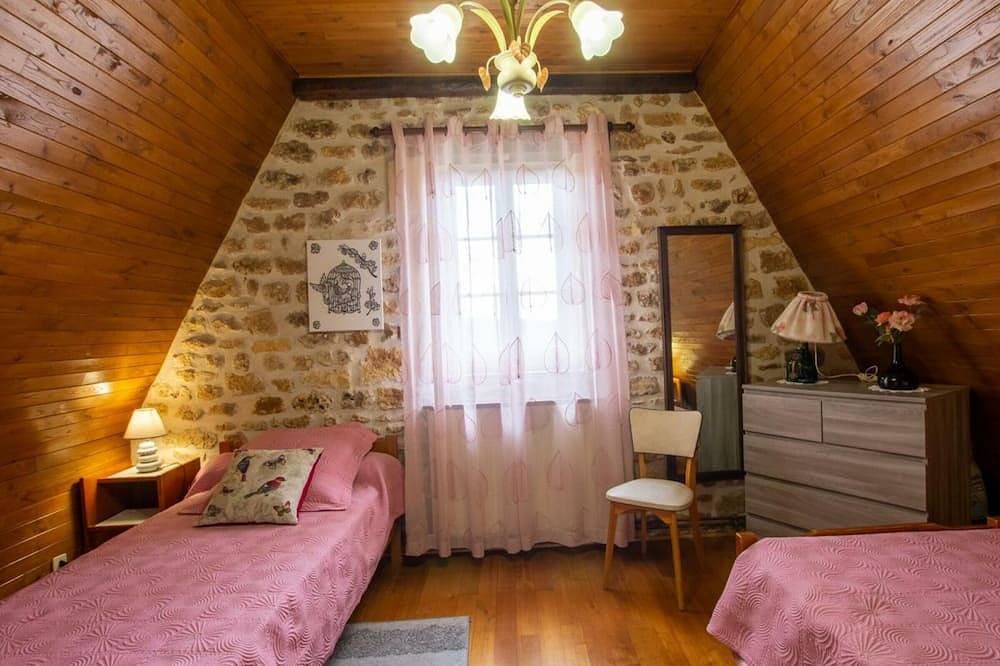Foto 3 von 21: Charmantes Steinhaus mit Garten und Kamin, Haustiere erlaubt