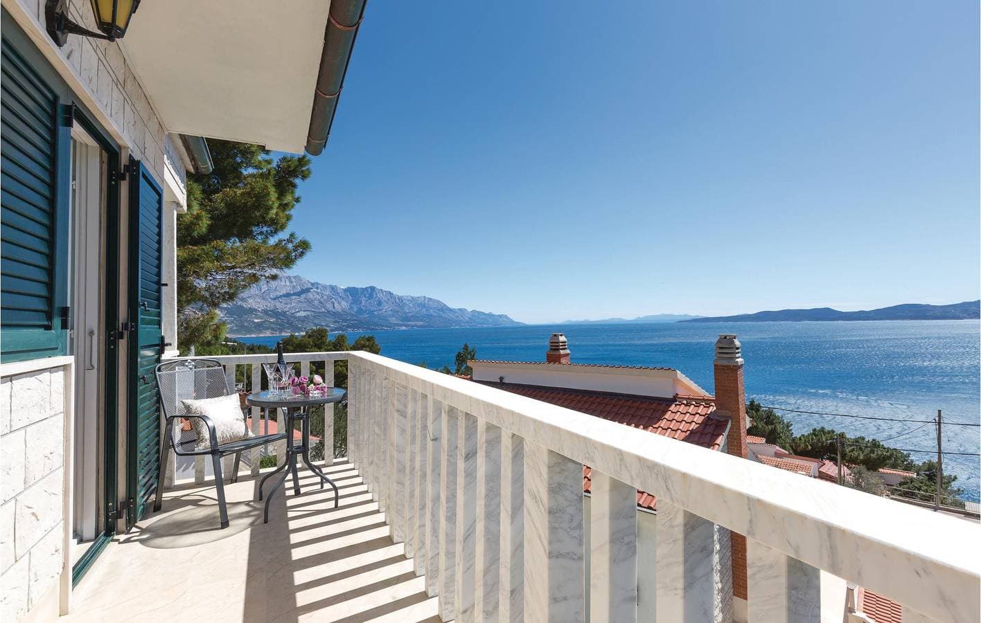 Foto 8 von 36: Geräumige Ferienwohnung mit Terrasse, WLAN und Parkplatz – 2 km vom Strand Juto entfernt