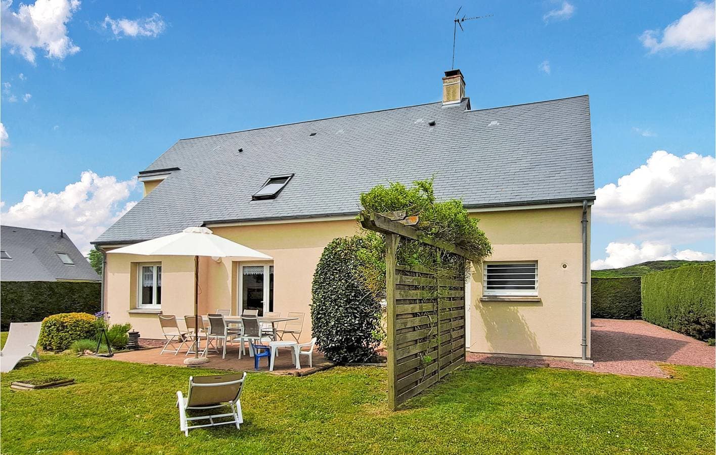 138qm Beach Apt mit TV, Parkplatz, Doppelbett und WiFi 1
