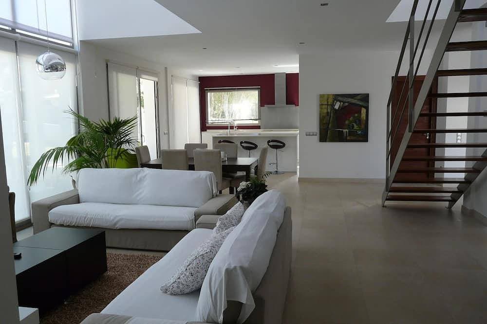 Foto 11 von 28: Moderne Villa mit Pool und schläft 8