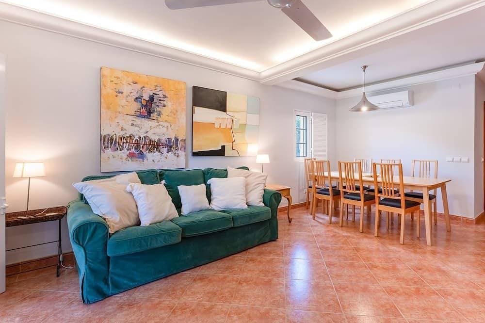 Foto 12 von 30: 2 Bdr House W/Terrace in Praia Verde by LovelyStay