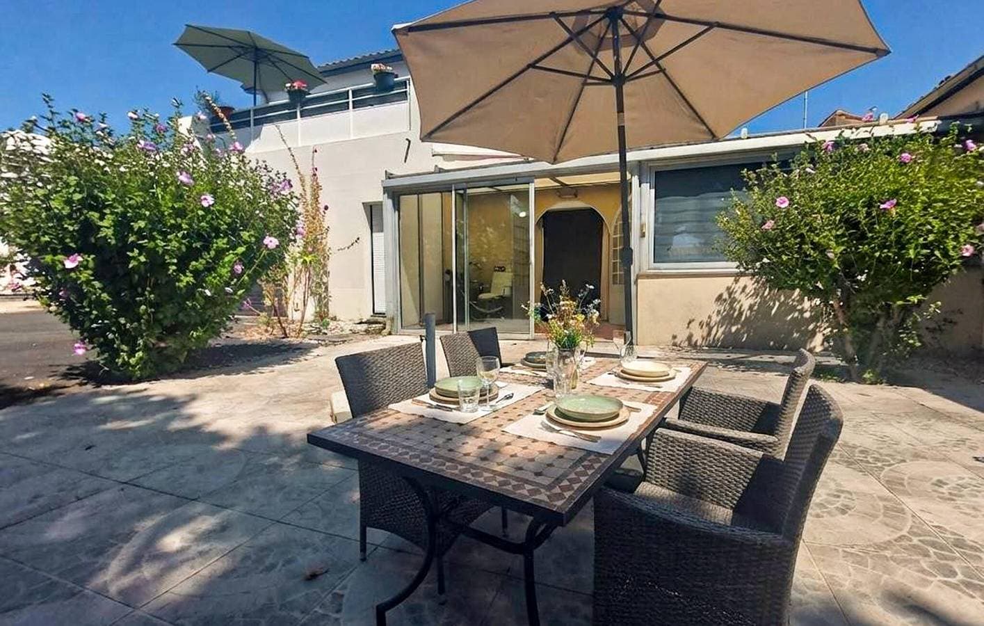 Foto 2 von 25: Reizende Ferienwohnung mit Garten, Terrasse und 800 m Entfernung zum Strand