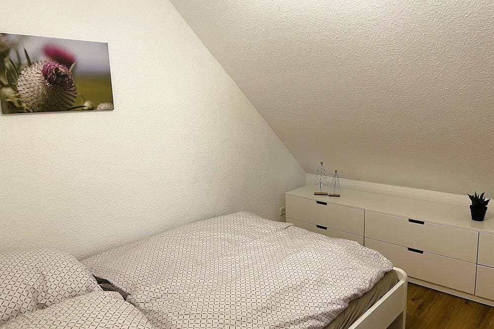 Foto 2 von 25: Große, moderne Ferienwohnung mit Garten und Spielscheune - Hexe 3