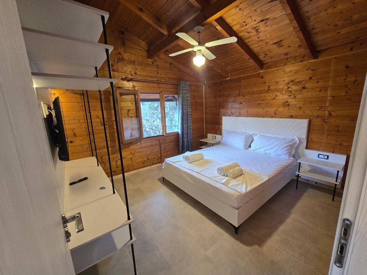 Foto 4 von 12: Double Room with Balcony and Sea View