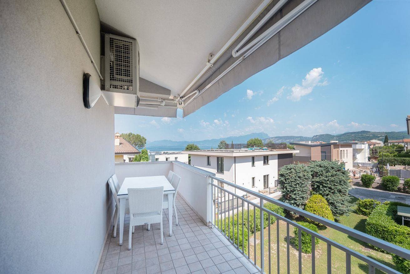 Foto 4 von 18: ApartmentsGarda - 42 Bardolino Living