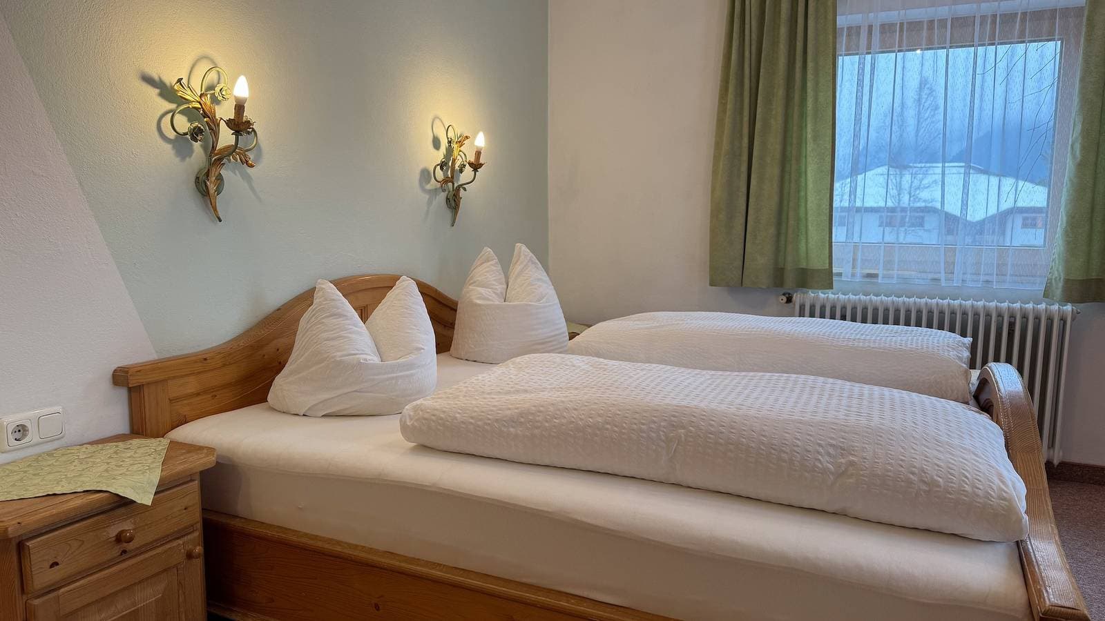 Foto 2 von 26: Einzimmerapartment '3' mit Bergblick, Gemeinschaftsterrasse und Wi-Fi