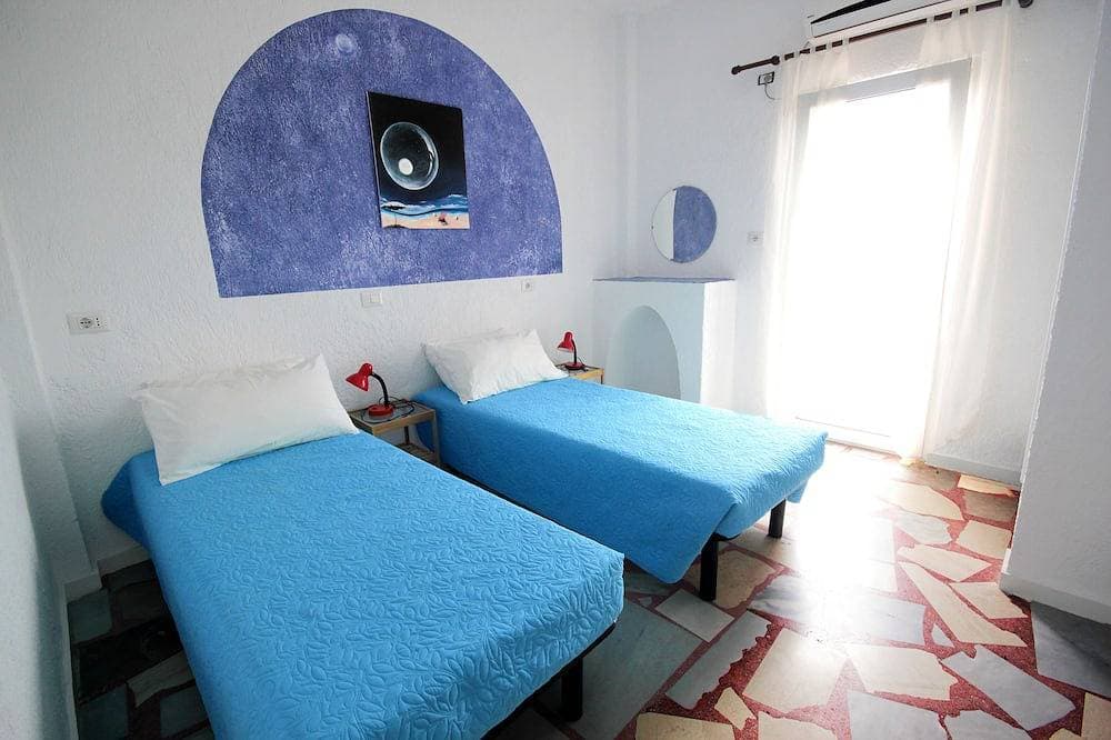 Foto 2 von 13: Das Blue Moon Apartment \"Iris Blu\", Meerblick, 500 Meter vom Strand entfernt