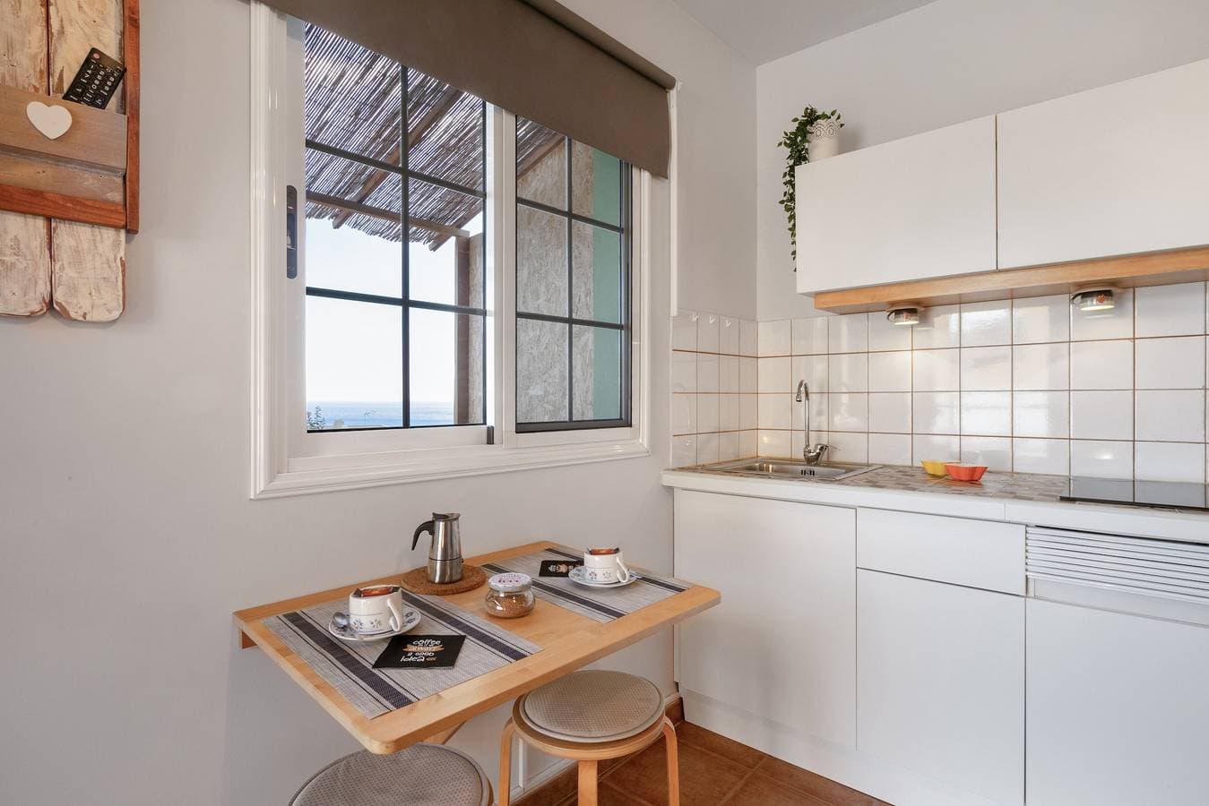 Foto 5 von 42: Ferienstudio 'Azahares 1 Estudio' mit Meerblick, privater Terrasse und Wi-Fi