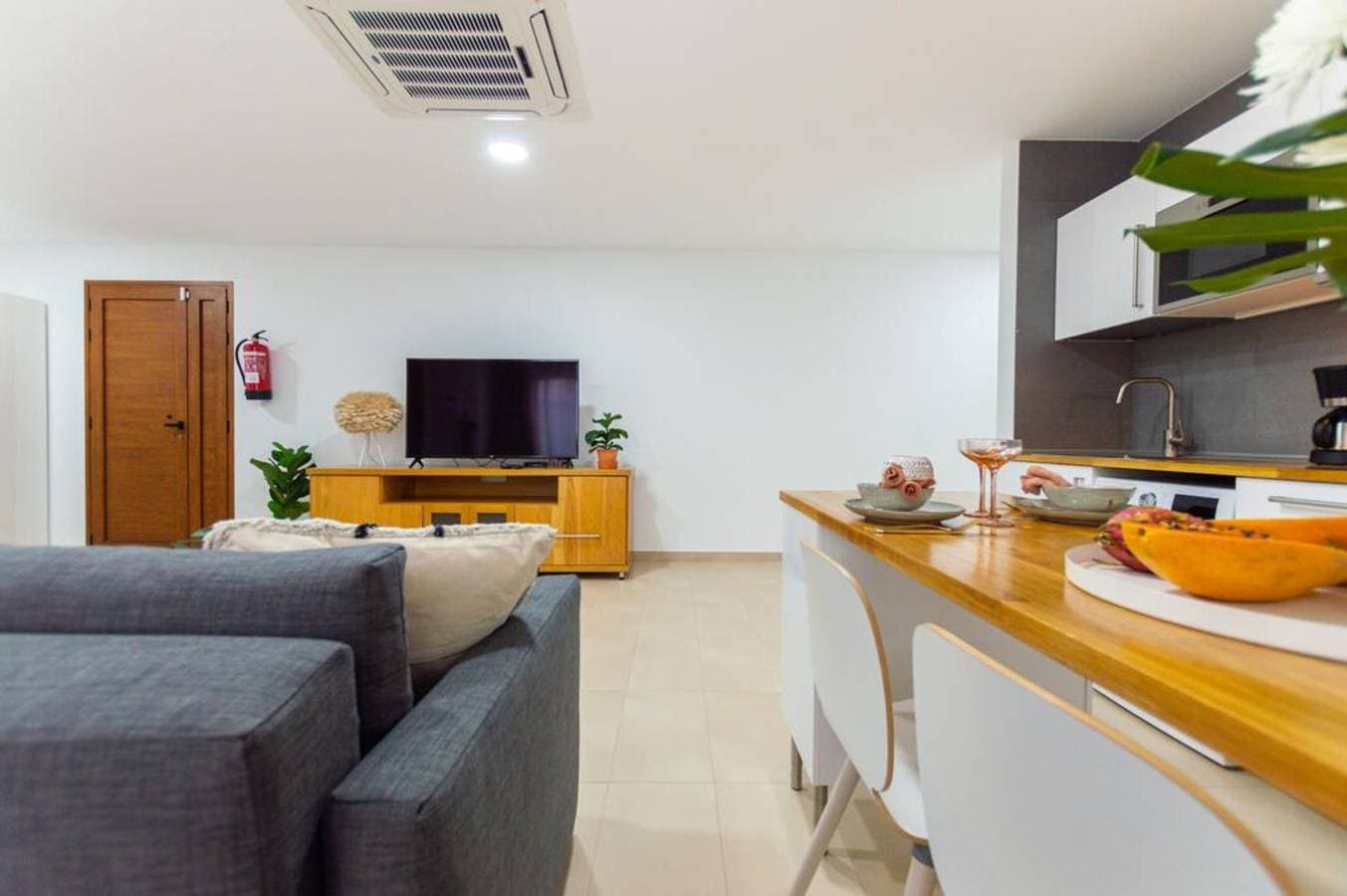 Foto 8 von 27: Ferienwohnung "Eclipse" mit Bergblick, Whirlpool, WLAN, Klimaanlage und Terrasse