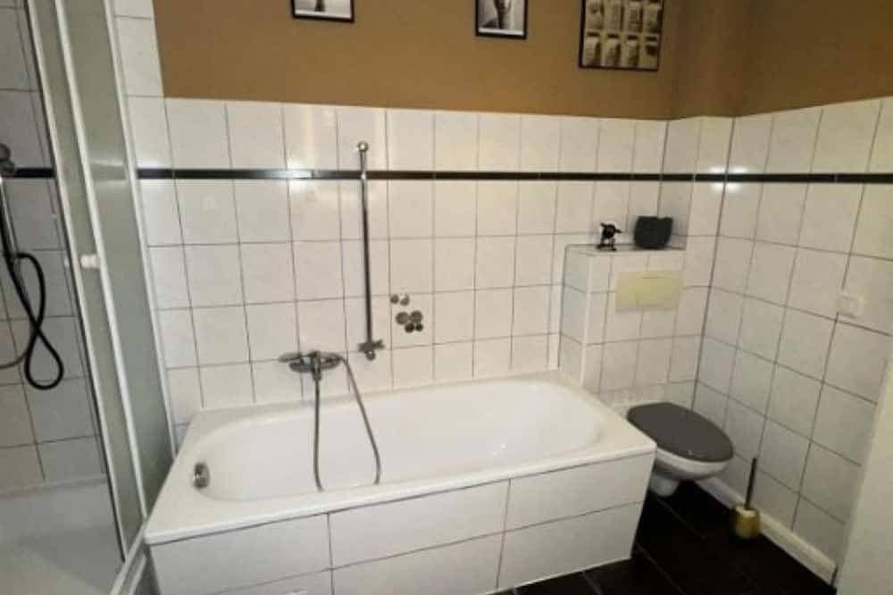 Foto 9 von 16: Komfort plus mit reichlich Platz, gratis WLAN, Netflix
