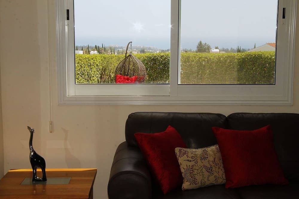 Foto 6 von 30: Villa Stella - Elevated & Secluded 3 Bedroom Detached Villa with Private Pool in Lower Peyia