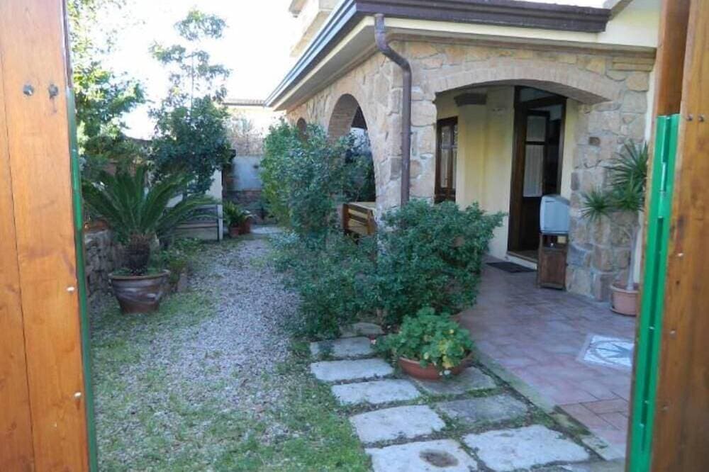 Haus Mit Veranda In Wenigen Schritten Vom Meer Entfernt 1