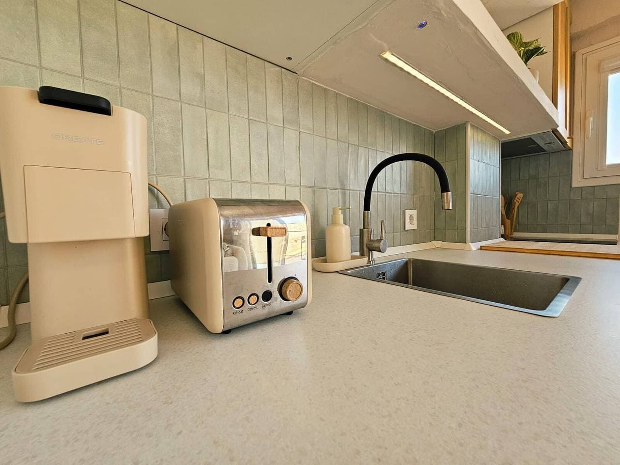 Foto 7 von 19: Apartment 'Ocean View' mit Meerblick, Balkon und WLAN