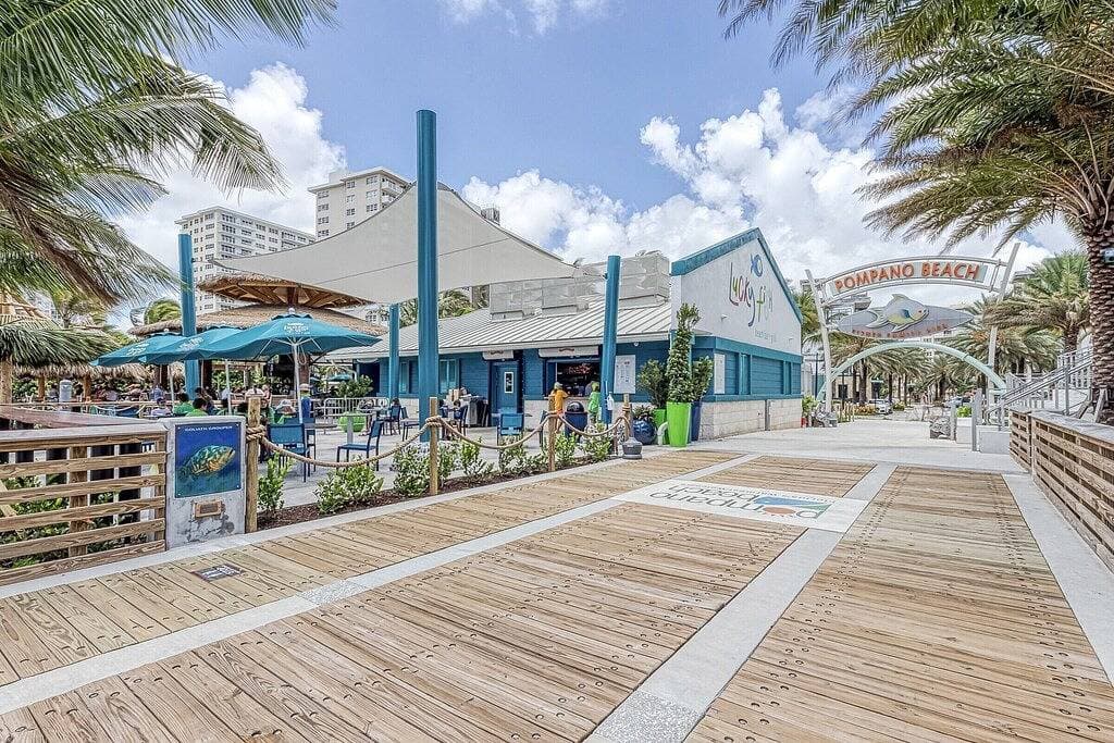 Foto 5 von 24: 2 Bedroom Lovely, Bright & Comfy Walk to Beach - Private, Yard, Parking