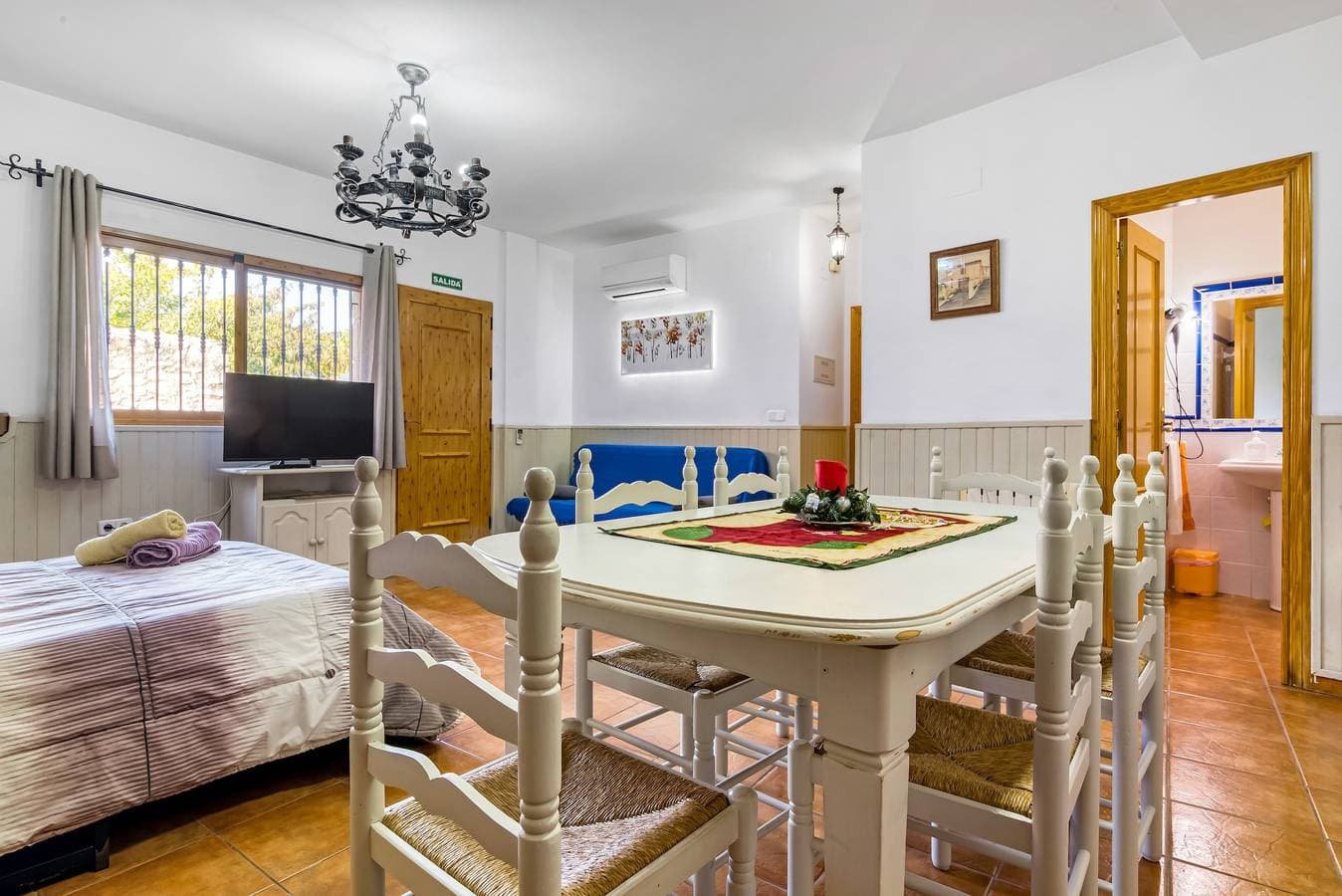 Foto 3 von 32: Ferienwohnung 'Carrebaix' mit Wi-Fi und Klimaanlage