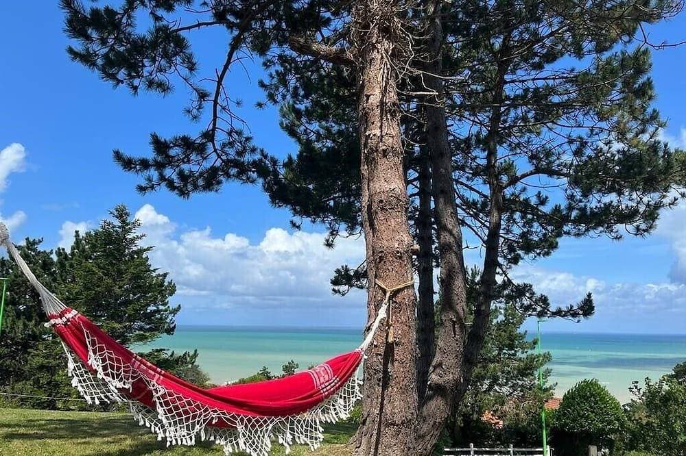 Sea View 4-bedroom house sleeps 8 1