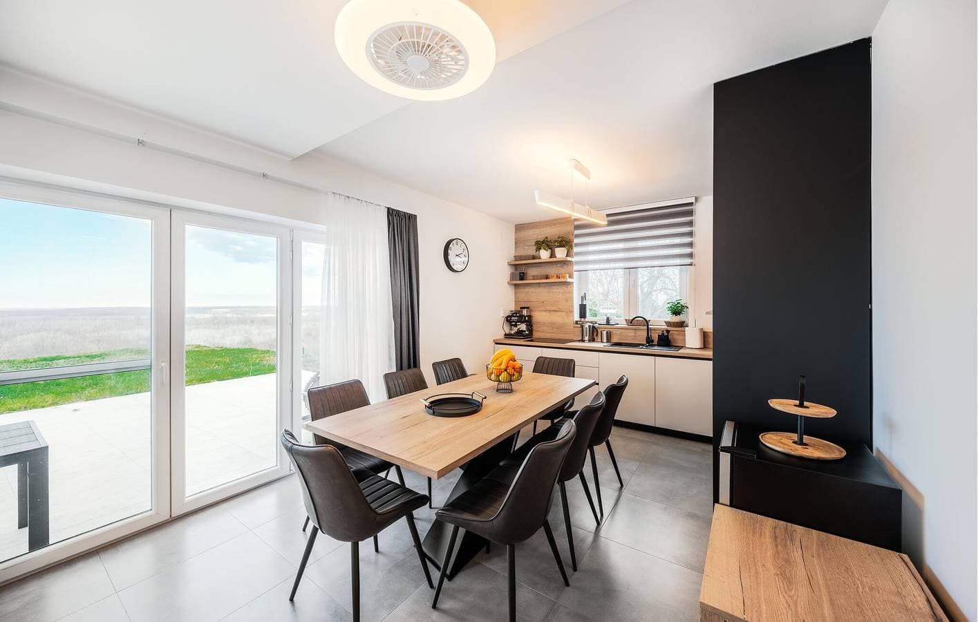 Foto 12 von 17: Gemütliche 200 m² große Wohnung mit Pool und Terrasse in der Nähe des Flusses Dunavac