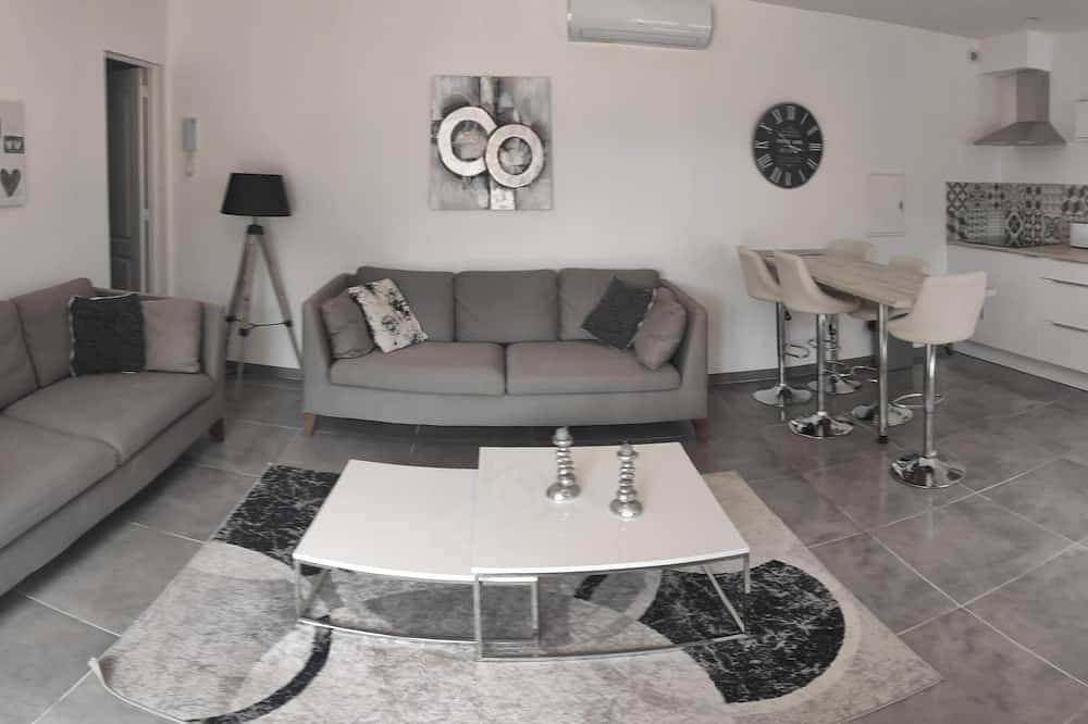 Foto 8 von 23: Superb Apt 3p garden level villa with pool