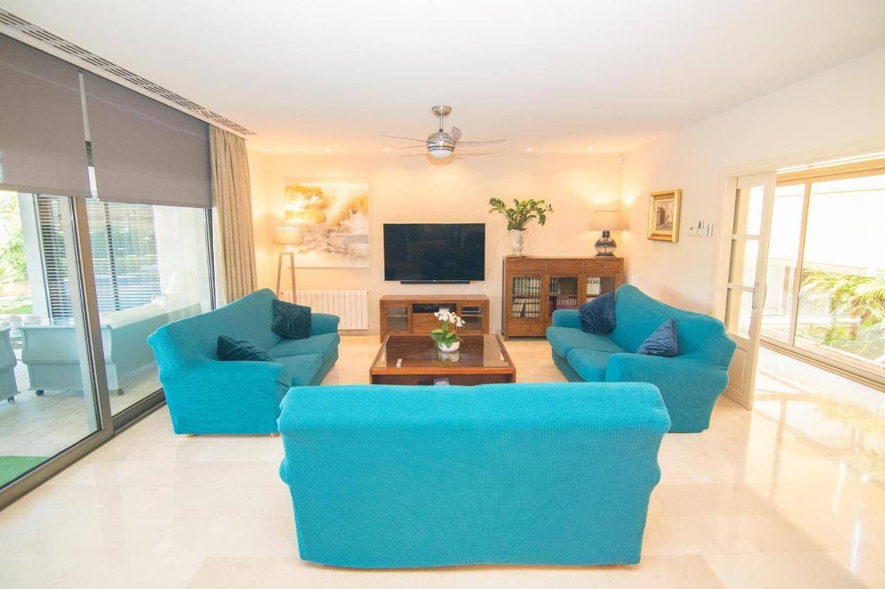 Foto 6 von 49: Ferienhaus für 8 Personen mit Terrasse