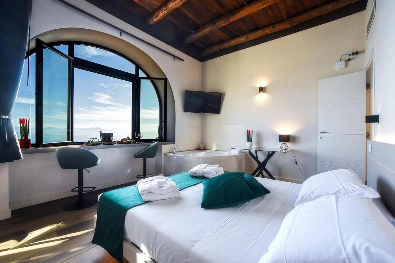 Foto 4 von 43: Double Room with Balcony and Sea View
