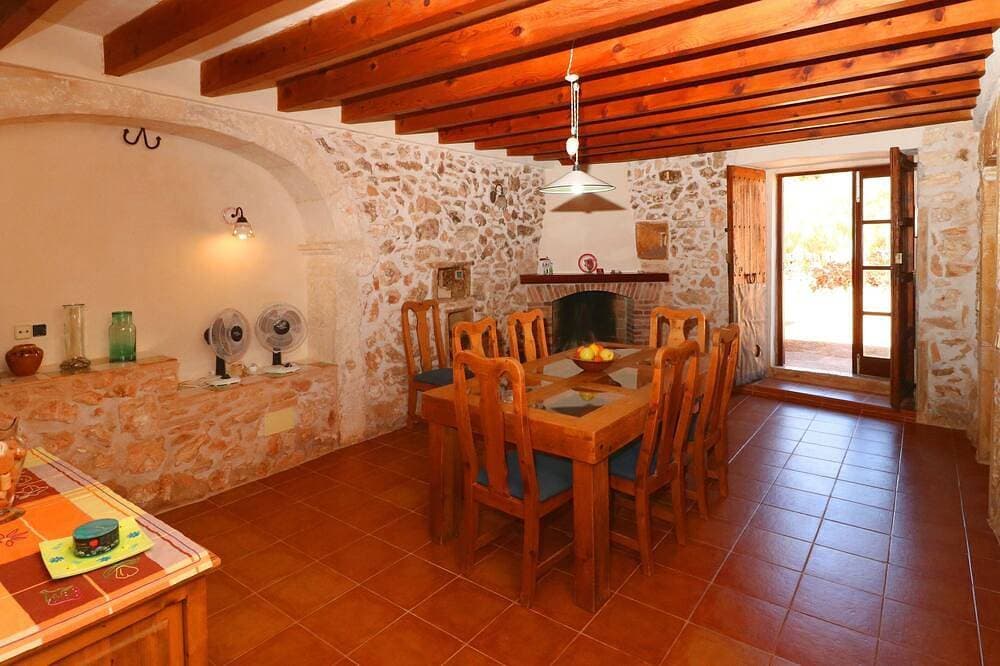 Foto 13 von 24: Can Cova, Wi-Fi, Pool, Garten, 5 Minuten vom Strand Cala Llombards