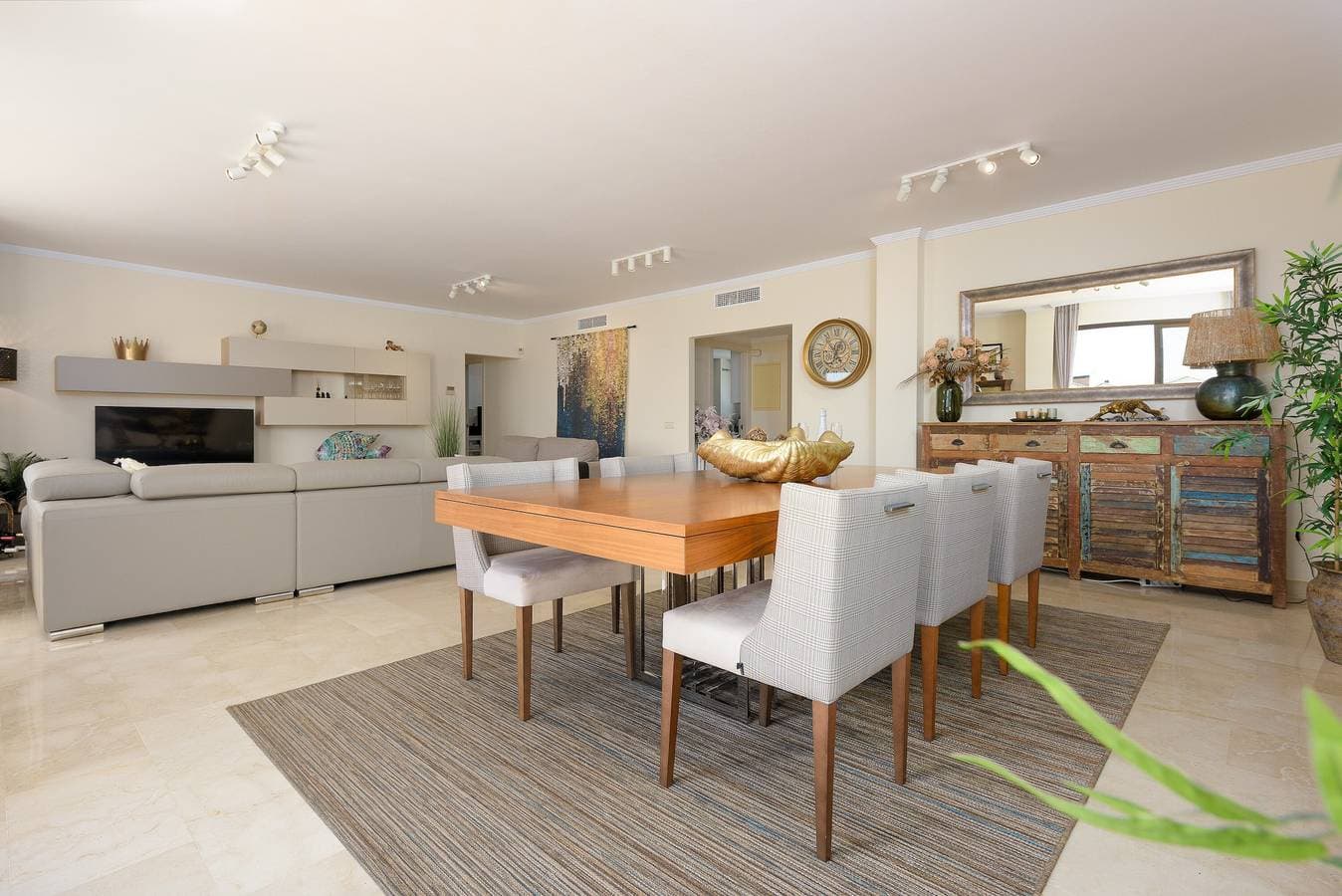 Foto 7 von 45: Apartment 'Casares Beach Luxe Penthouse' mit Meerblick, WLAN und Klimaanlage